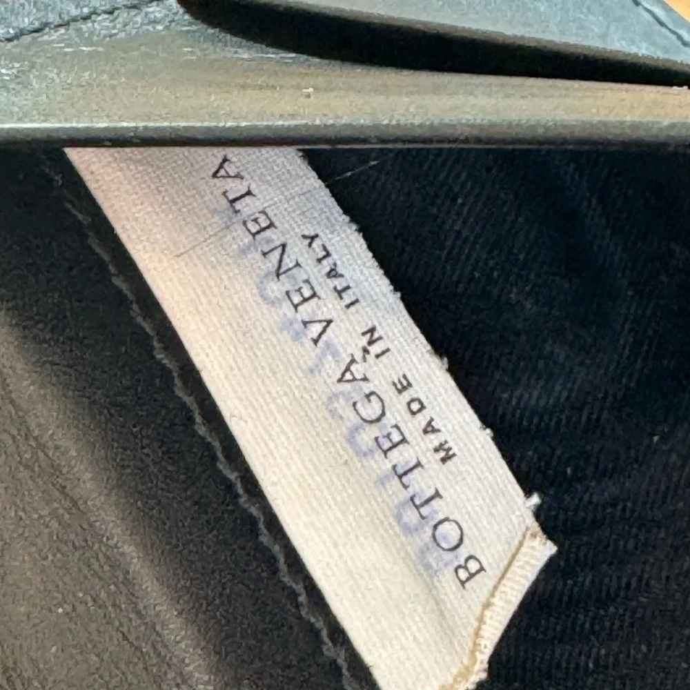 Bottega Veneta Intrecciato Long Wallet in Black - Picture 8 of 8